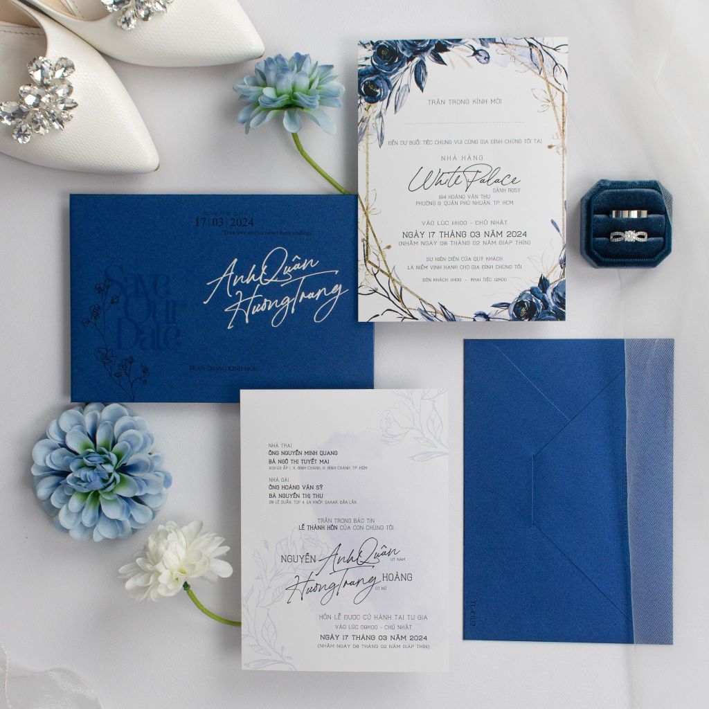 Thiệp Cưới Đóa Hồng Hải Lam Ép Kim Bạc Cao Cấp Trên Nền Navy - TL-C032