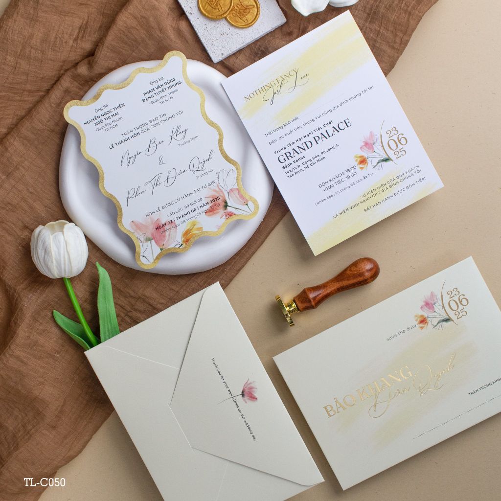 Thiệp Cưới Sắc Nắng Tinh Khôi Dấu Ấn Tulip Ngọt Ngào - TL-C050