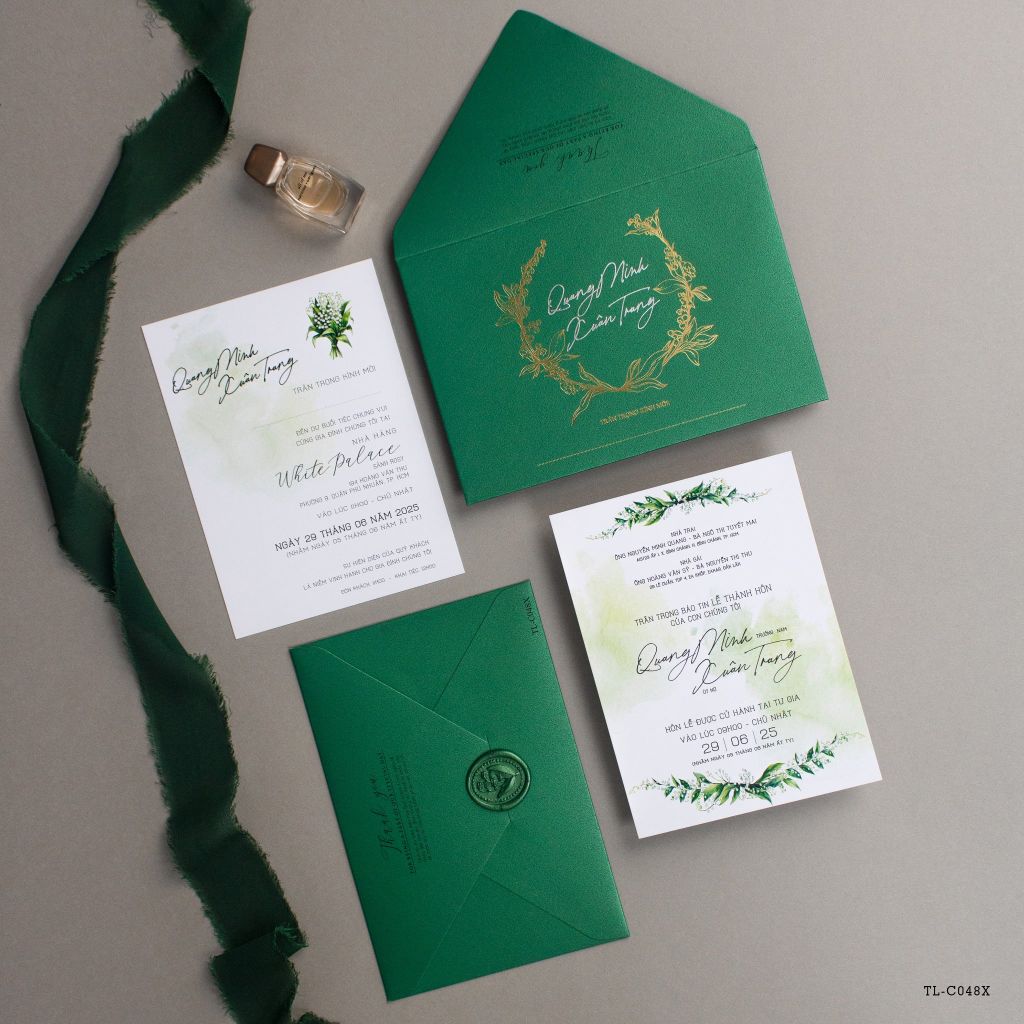 Thiệp Cưới Forest Green Tuyệt Tác Vòng Hoa Linh Lan Ép Kim - TL-C048X