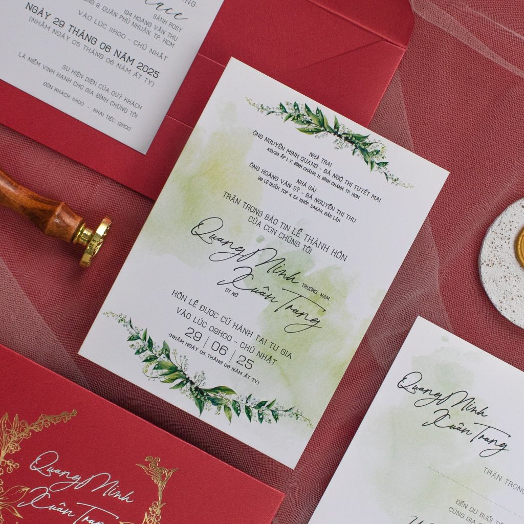 Thiệp cưới phong cách tân cổ điển với sắc đỏ và ép kim sang trọng - TL-C048D