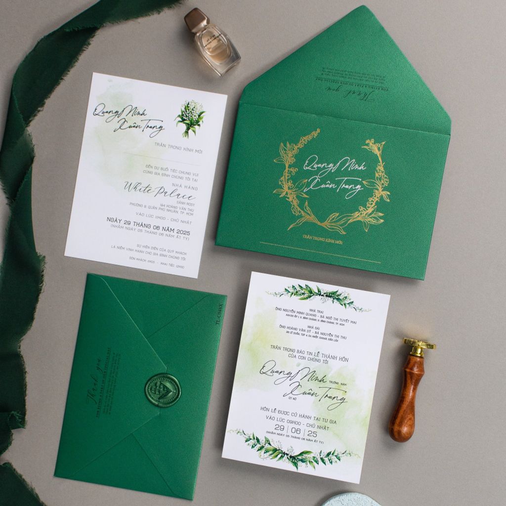 Thiệp Cưới Forest Green Tuyệt Tác Vòng Hoa Linh Lan Ép Kim - TL-C048X