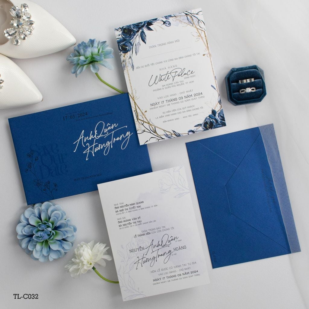 Thiệp Cưới Đóa Hồng Hải Lam Ép Kim Bạc Cao Cấp Trên Nền Navy - TL-C032