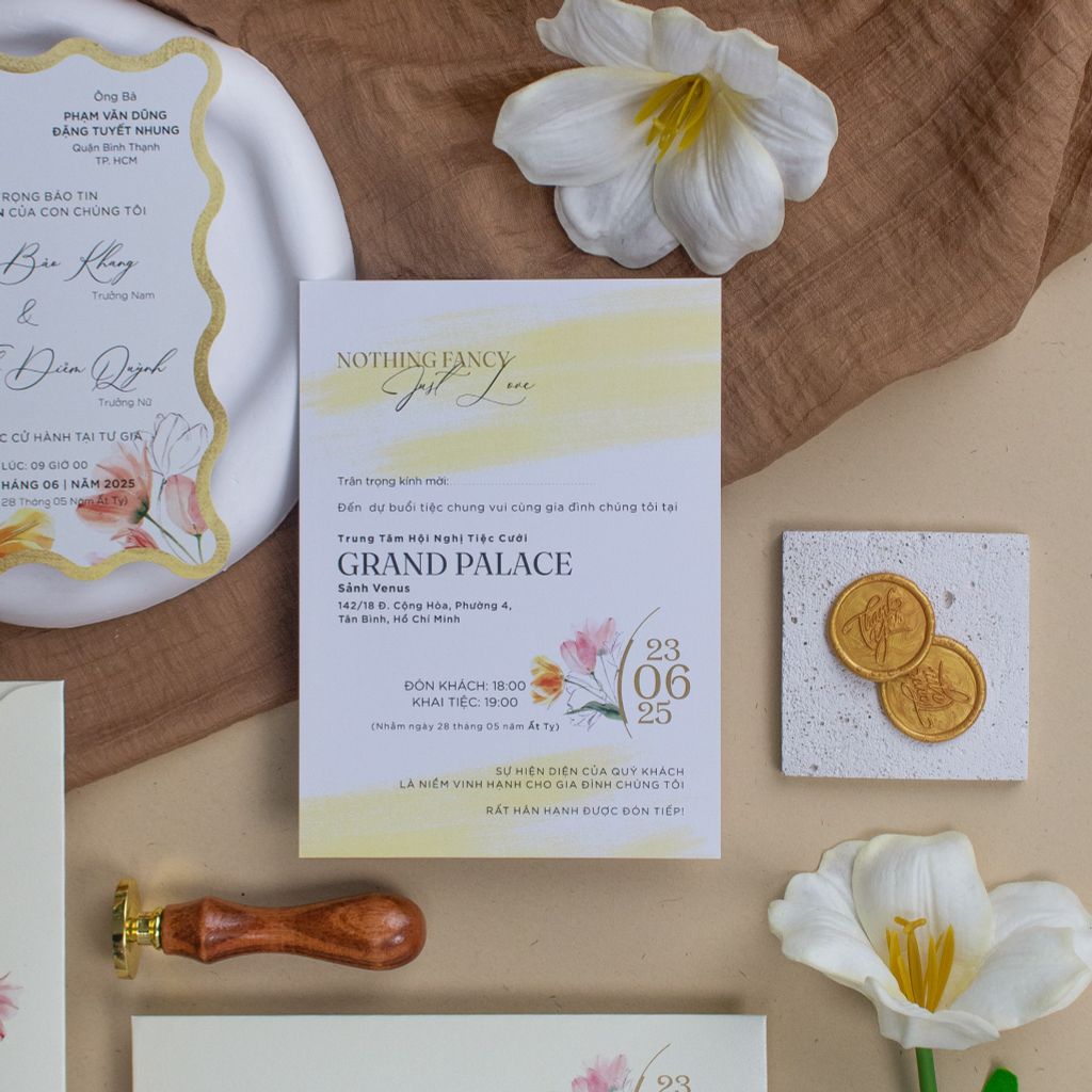 Thiệp Cưới Sắc Nắng Tinh Khôi Dấu Ấn Tulip Ngọt Ngào - TL-C050