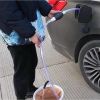 Dụng cụ hút xăng, hút rượu bóp tay tiện lợi