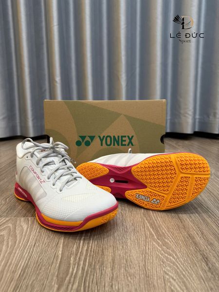 Giày cầu lông Yonex Power Cushion Comfort Z3 Wide (Off White/Red) 2025