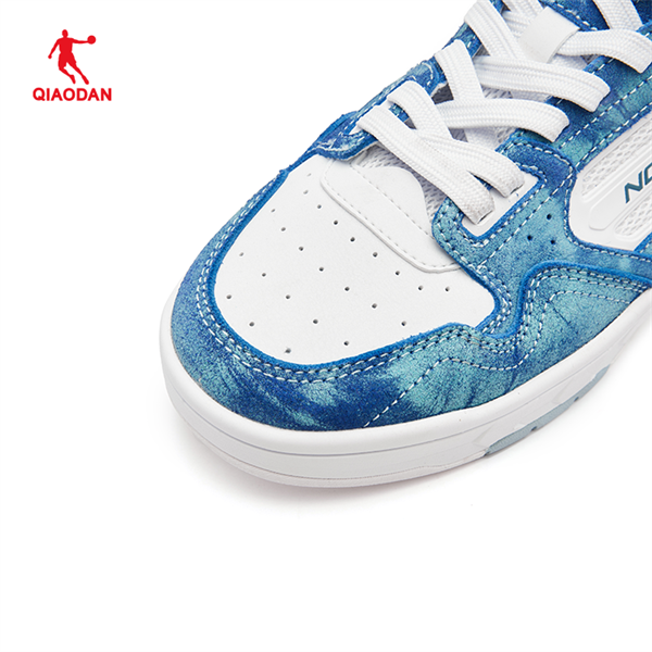 Giày Sneaker Nữ