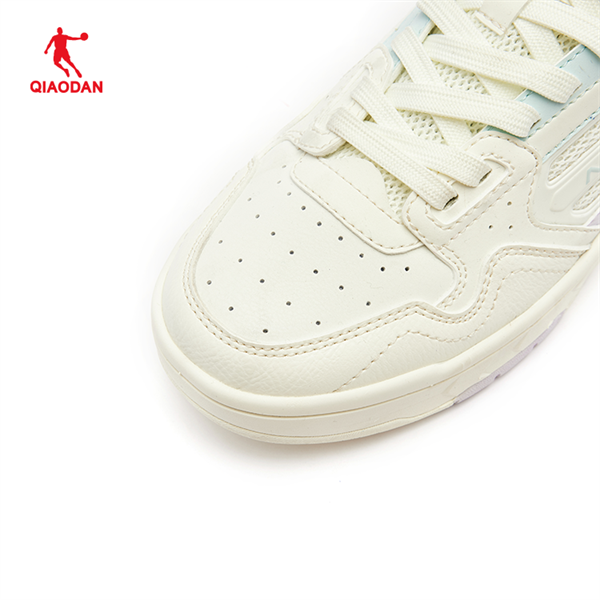 Giày Sneaker Nữ
