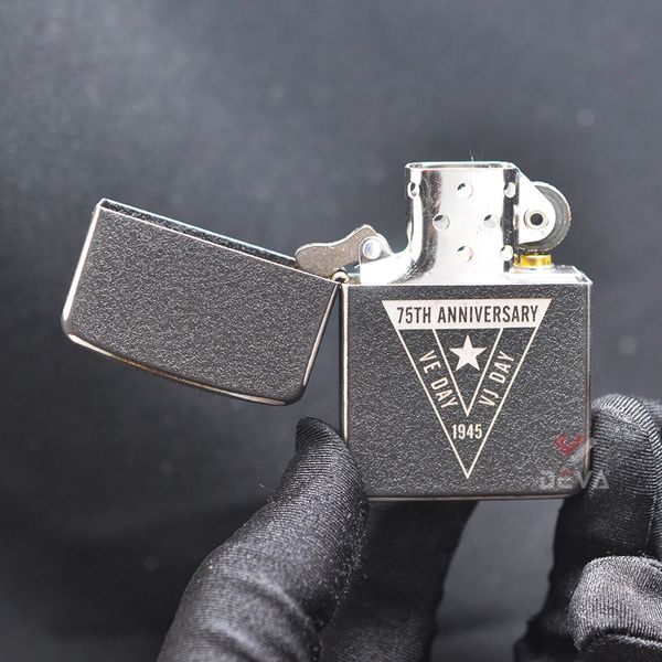 Zippo kỷ niệm 75th Anniversary Europe Japan vỏ thép Z342