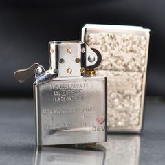 Zippo 2 Mộc Đáy Bottom Up Hoa Văn Silver Plate Titanium Coating ZN159