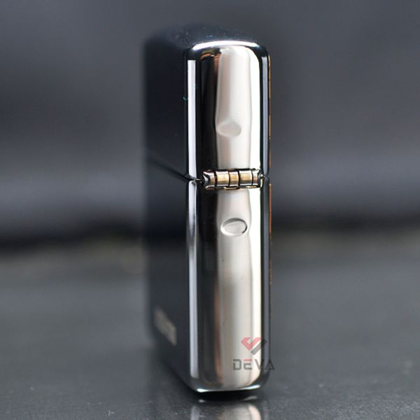 Zippo Armor Ốp Gỗ Chủ Đề Chó Sói Hú Trăng Bản Giới Hạn ZN347