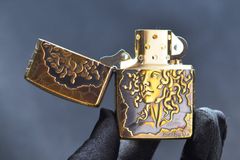 Set Zippo Armor Khắc Nổi 3D Nữ Thần Tóc Rắn Medusa ZD66
