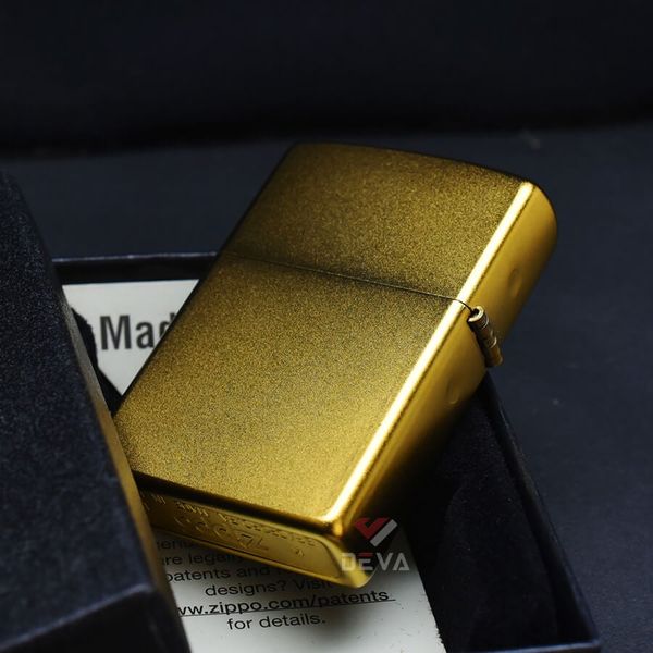 Zippo Mạ Satin Vàng Regular Street Chrome ZT08