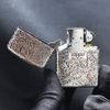 Zippo Armor Khắc Nổi Hoa Văng Trắng Cổ Điển Bản Giới Hạn ZN56