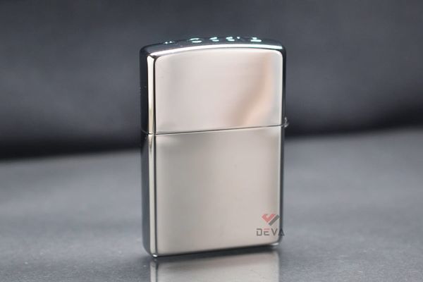 Zippo Bạc Bóng Dập Chìm Biều Tượng Zippo Crown Stamp Z07