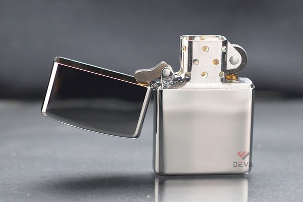 Zippo Bạc Bóng Dập Chìm Biều Tượng Zippo Crown Stamp Z07