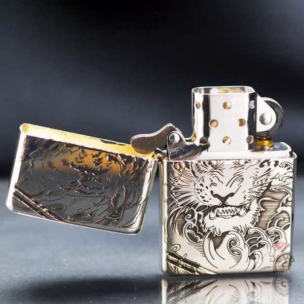 Zippo Bạc Khối Chặt Góc Hình Hổ Chúa Sơn Lâm BK76