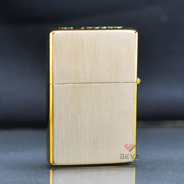 Bật Lửa Zorro Vân Xước Kẻ Chéo Hoa Văn Venetian Mạ Vàng Z91770