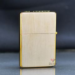 Bật Lửa Zorro Vân Xước Kẻ Chéo Hoa Văn Venetian Mạ Vàng Z91770