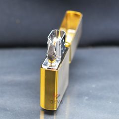 Bật Lửa Zorro Vân Xước Kẻ Chéo Hoa Văn Venetian Mạ Vàng Z91770