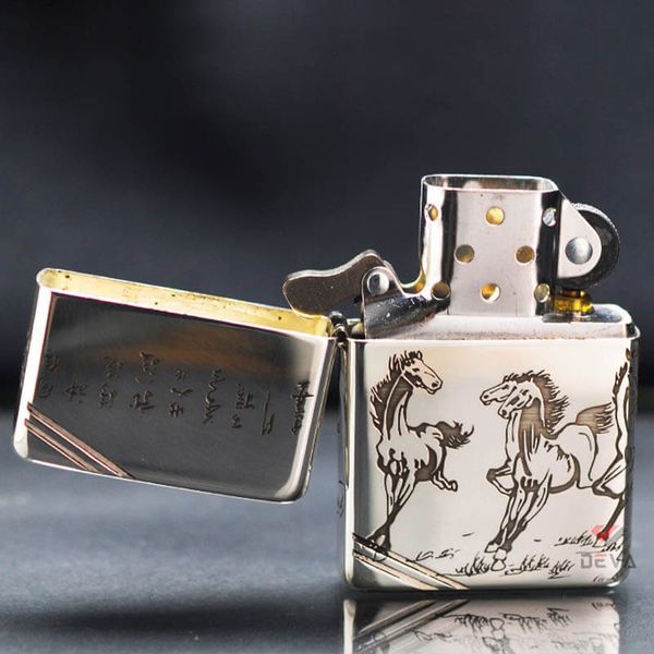 Zippo Bạc Khối Chặt Góc Khắc Đàn Ngựa Mã Đáo Thành Công BK78