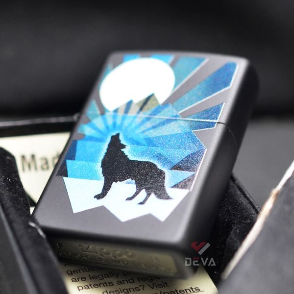 Zippo Sơn Chủ Đề Chó Sói Và Mặt Trăng Wolf AND Moon Design Z10