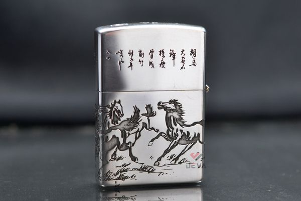 Bật lửa Zorro Bạc Khối Khắc Hình Đàn Ngựa Mã Đáo Thành Công ZBK02