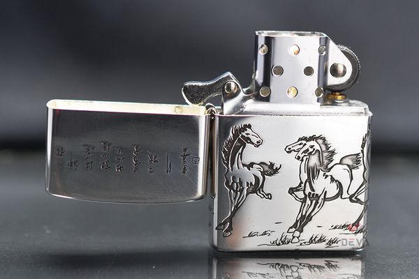 Bật lửa Zorro Bạc Khối Khắc Hình Đàn Ngựa Mã Đáo Thành Công ZBK02