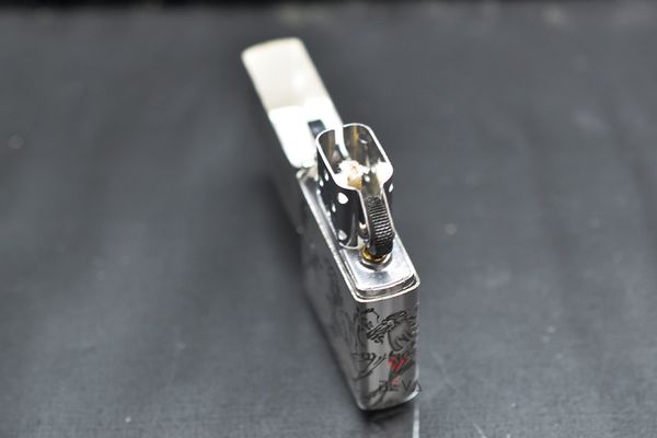 Bật lửa Zorro Bạc Khối Khắc Hình Đàn Ngựa Mã Đáo Thành Công ZBK02