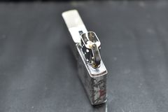 Bật lửa Zorro Bạc Khối Khắc Hình Đàn Ngựa Mã Đáo Thành Công ZBK02