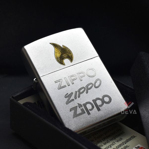 Zippo Mạ Satin Khắc Ngọn Lửa Zippo Và Logo ZK17
