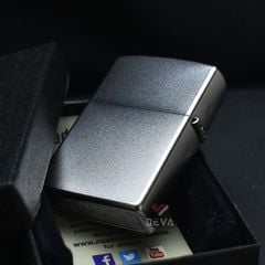 Zippo Mạ Satin Khắc Ngọn Lửa Zippo Và Logo ZK17