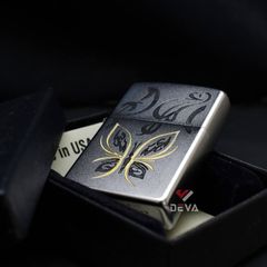 Zippo Satin Khắc Hình Con Bướm Cách Điệu Mạ Vàng Z62