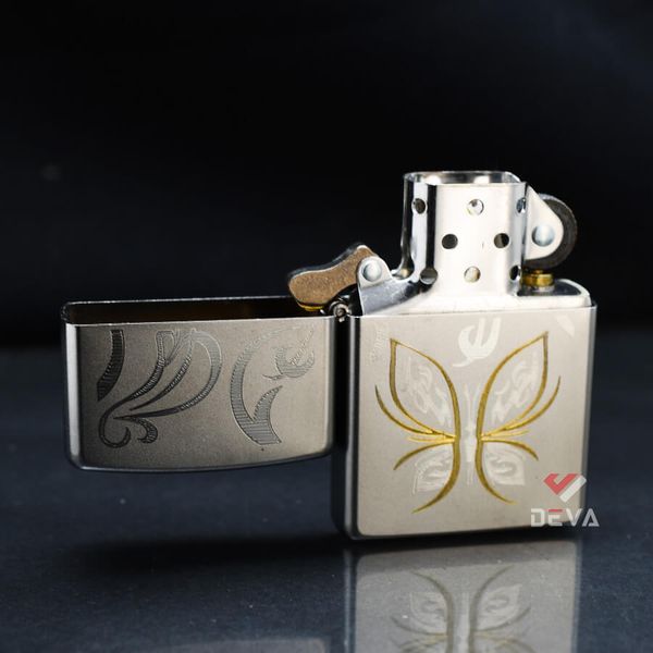 Zippo Satin Khắc Hình Con Bướm Cách Điệu Mạ Vàng Z62