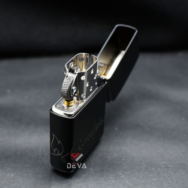 Zippo Sơn Đen Khắc Dòng Chữ Windproof Zippo Z42