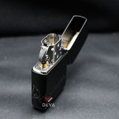 Zippo Sơn Đen Khắc Dòng Chữ Windproof Zippo Z42