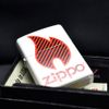 Zippo Sơn Trắng In Logo Ngọn Lửa Zippo Motif Z103