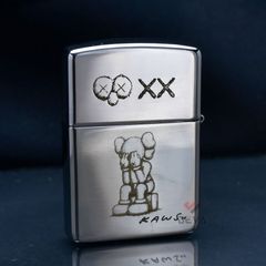 Zippo Armor Khắc Chủ Đề Nhân Vật Kaws Huyền Thoại ZN199