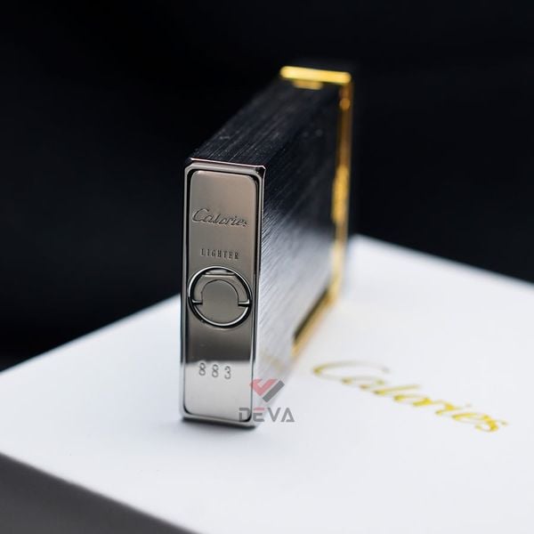 Bật Lửa Xăng Đá Calories Bạc Xước Viền Vàng CL-X02