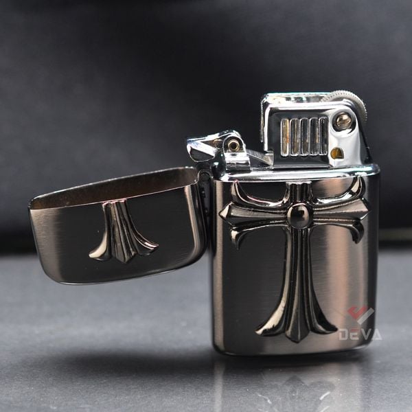 Bật Lửa Ronson Ốp Emblem Cây Thánh Giá R12