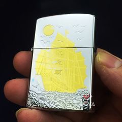 Bật lửa xăng Zorro khắc hình thuyền buồm cổ bản giới hạn Z92138