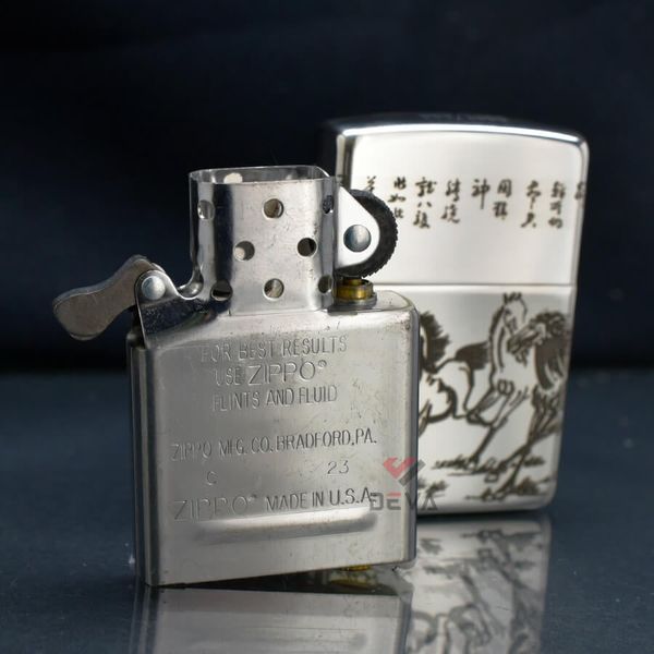 Zippo Bạc Khối Khắc Đàn Ngựa Mã Đáo Thành Công BK10