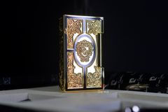 Set Quà Tặng Bật lửa ST Dupont sơn mài hoa văn cổ điển D214