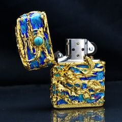 Zippo Ốp Nổi Cá Chép Đầm Sen Mạ Vàng Đính Lam Ngọc ZN90