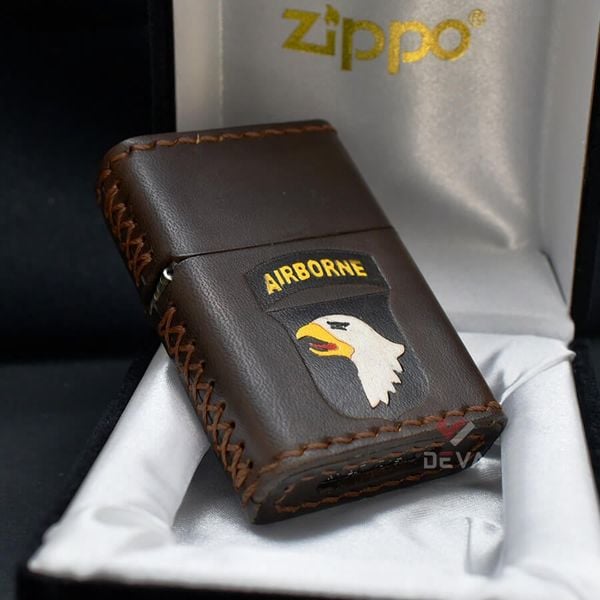 Zippo Bọc Da Khắc Logo Sư Đoàn Không Vận Hoa Kỳ Airborne ZN10