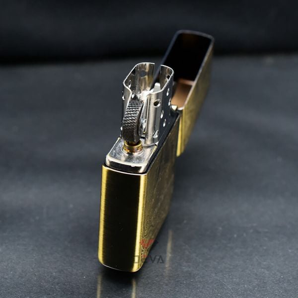 Zippo Thuyền Trưởng Jack Sparrow Cướp Biển Vùng Caribe ZN271