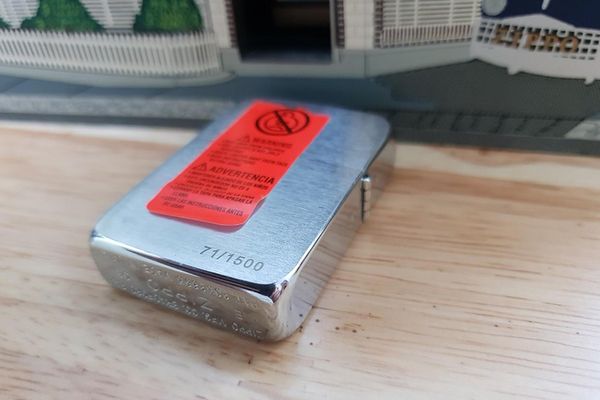 Tái bản 1941 chủ đề nhà máy zippo giới hạn C452