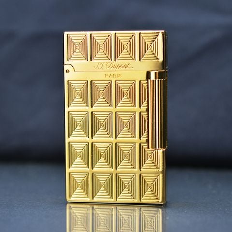Bật lửa Dupont ô vuông nổi màu vàng D59V