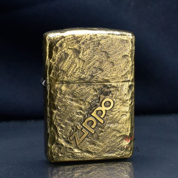 Zippo Armor Vỏ Thô Khắc Nổi Logo Zippo ZD25