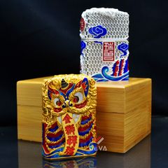 Zippo Bọc Lưới Mạ Vàng Đầu Sư Tử Nhả Chữ Tài Lộc ZN163