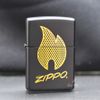 Zippo Sơn Đen Chủ Đề Logo Ngọn Lửa Zippo Z324